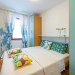 300 Meter Zum Mit Wlan, Klima * Baška